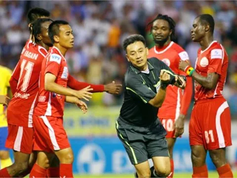 Còi vàng 2016: Sao rụng, trẻ lên ngôi