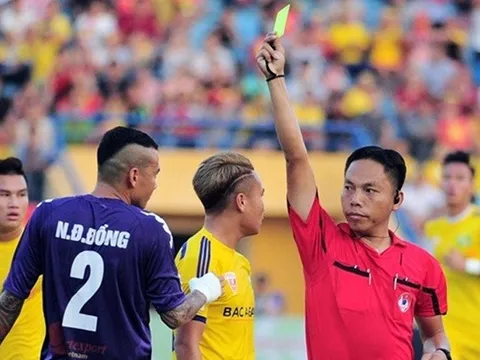 Trọng tài xuất sắc V.League: Mèo nhỏ lại bắt được chuột