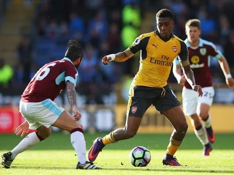 Trong vòng 6 tháng, sao trẻ nhận tới 2 bản hợp đồng từ Arsenal