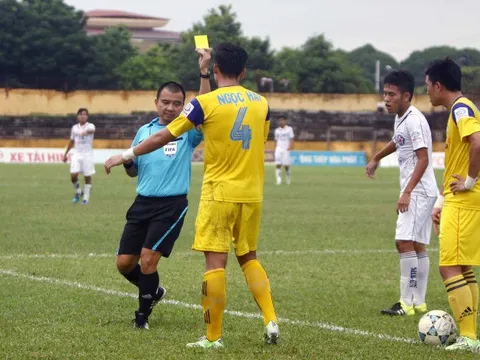 Điểm lại những “cú phốt” của trọng tài FIFA Phùng Đình Dũng