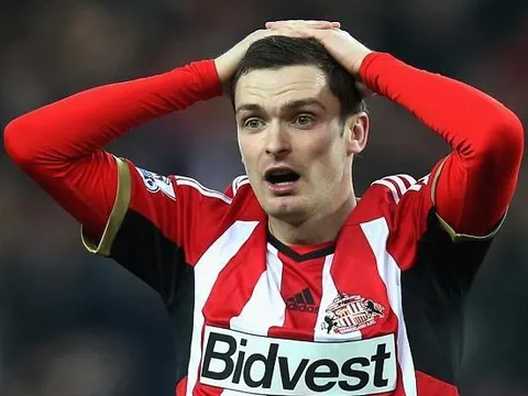 Tù tội, Adam Johnson vẫn kiếm 5.000 bảng/tuần