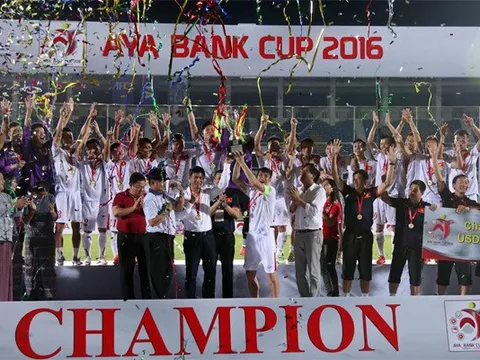 Công Phượng, Tuấn Anh, Xuân Trường “mất” huy chương, không kịp nâng cúp