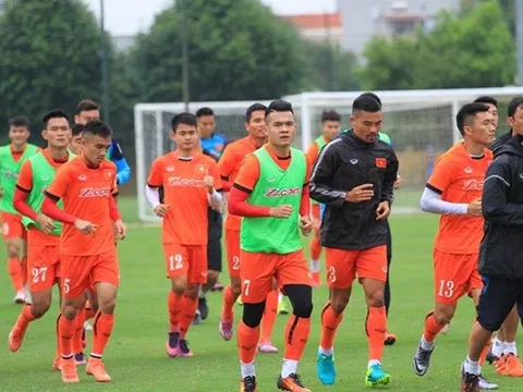 Tuyển Việt Nam "luyện công" trong gió lạnh Hà Nội