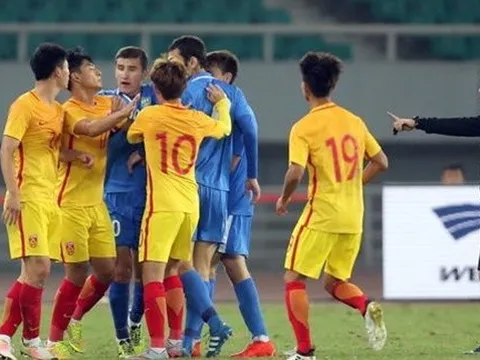 U22 Trung Quốc bị “ném đá” vì đá 2 trận… nhận 2 thẻ đỏ
