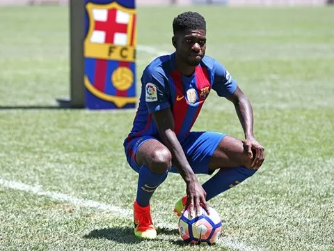 Umtiti "chào sân" Barca bằng màn tâng bóng quen thuộc