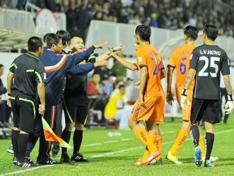 V-League nát như tương: Hãy chơi bài ngửa đi!