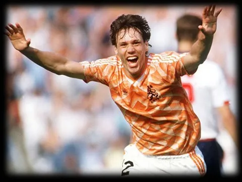 Van Basten và tuyệt tác volley đẹp nhất các kỳ EURO