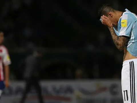 Vấn đề của Argentina không chỉ là Messi