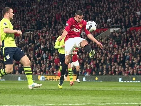 Van Persie giật giải Bàn thắng đẹp nhất Premier League