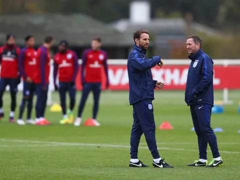 Vắng Rooney, buổi tập của Tam Sư vẫn đầy tiếng cười