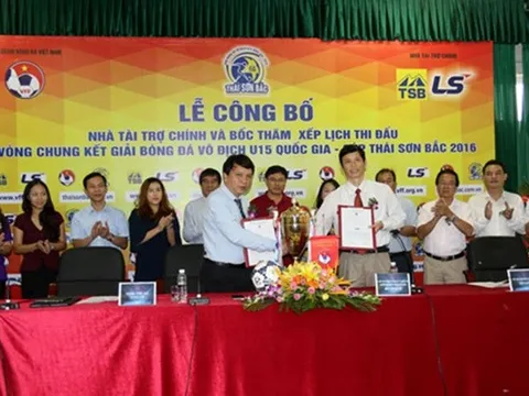 Bầu Tú lại ôm giải trẻ