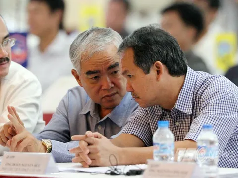 Chủ tịch VFF xót tiền, VPF vẫn “máu” du học