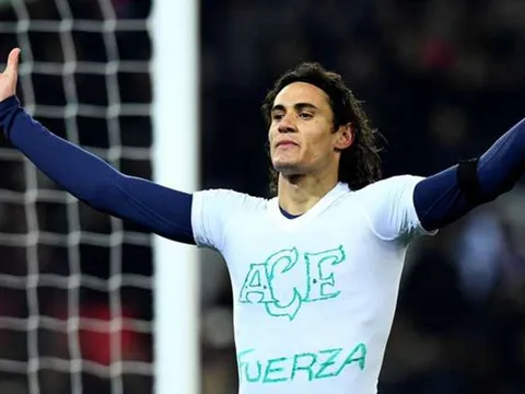 Vì Chapecoense, NHM đòi xóa thẻ phạt cho Cavani