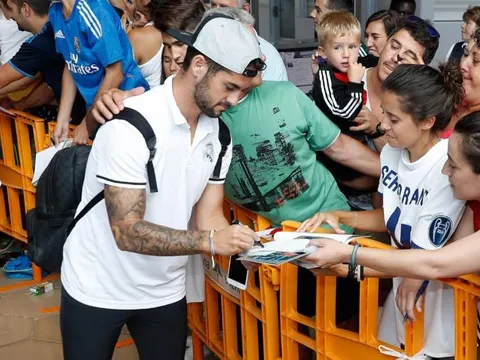 Vì sao Isco ở lại Madrid?