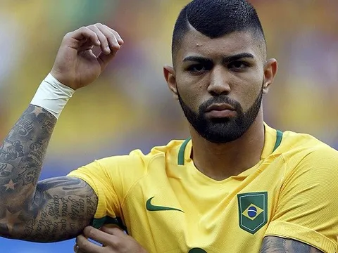 Vì sao trẻ, Barca lại 'chiến tranh' với Santos