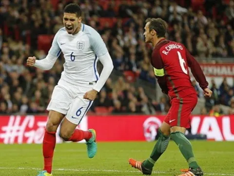 Smalling giúp Tam sư đánh bại Bồ Đào Nha trên sân nhà