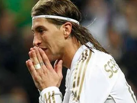 Video: Pha hỏng penalty kinh ngạc của Ramos trong màu áo Real Madrid