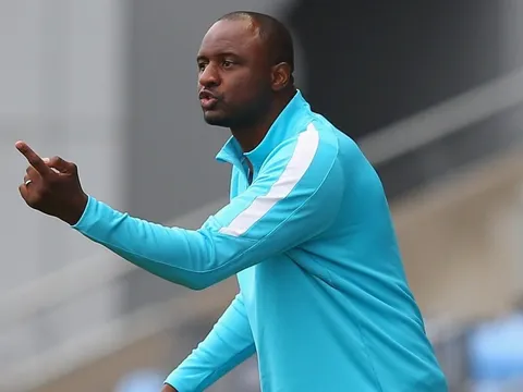 Vieira lại tố Wenger và chuyện nội tình Arsenal
