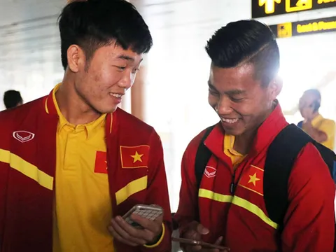 Tuyển Việt Nam chia 2 nhóm bay về TP.HCM