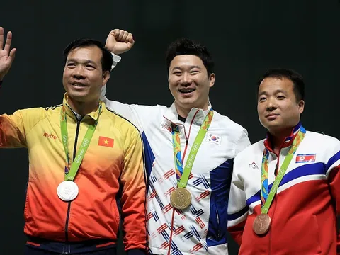 Hoàng Xuân Vinh gây ấn tượng mạnh với tấm HCB Olympic