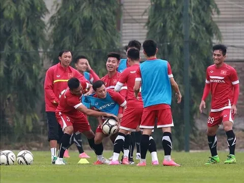 ĐT Việt Nam đá giao hữu với các Ngôi sao Hàn Quốc