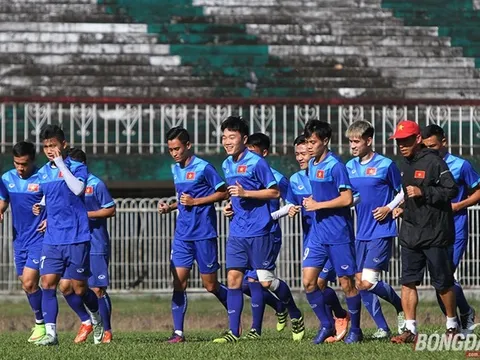 Tuyển Việt Nam: Cần bịt tai lại mà thi đấu