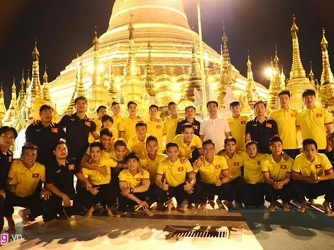 Tuyển thủ Việt Nam hào hứng thăm chùa vàng Shwedagon