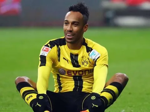 Dortmund đứng ngồi không yên vì Aubameyang