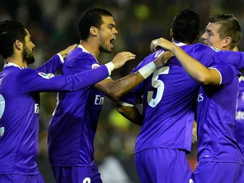 Vòng 8 La Liga: Messi lập kỷ lục; Kép phụ lên tiếng
