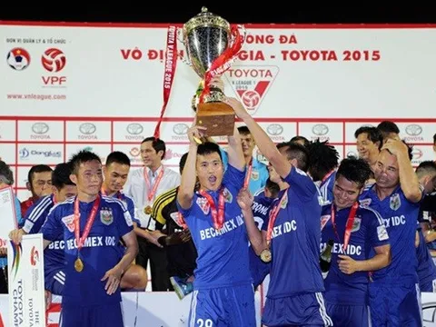 VPF mua... 4 chiếc cúp vô địch V-League