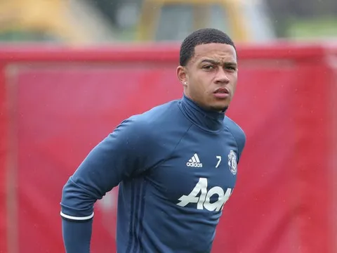 Vụ Depay: Mourinho đáp trả Koeman đầy mỉa mai