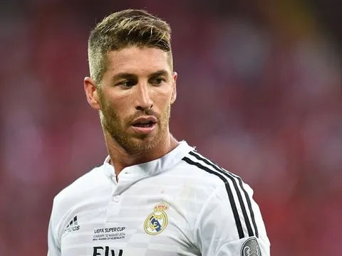 Vừa phá vừa xây, Ramos san lấp kỷ lục của Carlos