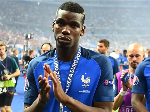 Pogba chưa về, Rooney đã lo ngay ngáy