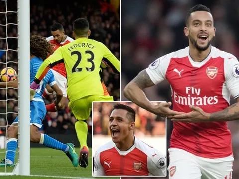 Walcott ghi bàn, Sanchez đưa Wenger trở lại top 4