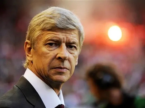 Đứng trước nguy cơ sa thải, HLV Wenger phản ứng thế nào
