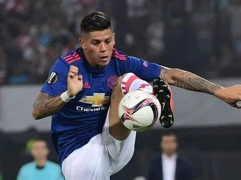 Đá tệ, Marcos Rojo bị fan Man Utd gọi là 'Đồ bại não'