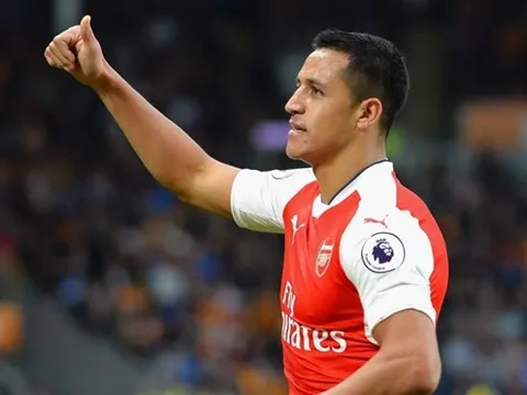 Ghi bàn vào lưới Chelsea, Sanchez giờ chỉ xếp sau mỗi Henry