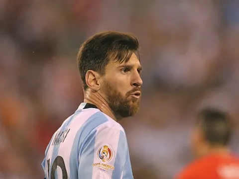 Từ Barcelona đến Argentina: Messi luôn 'bó tay' trước số phận