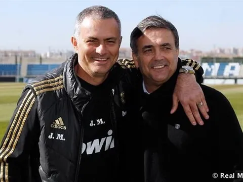 Cựu HLV V-League nhận lời làm 'tướng' cho Mourinho