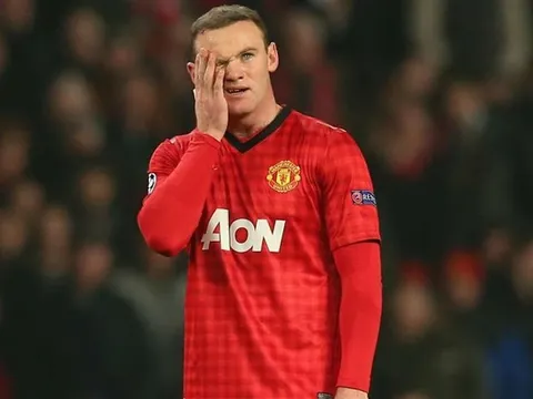 Chỉ duy nhất Sir Alex dám tống Rooney lên băng ghế dự bị