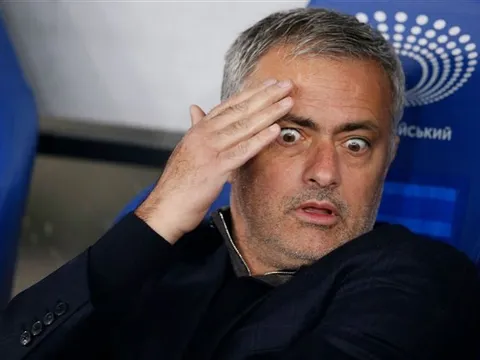 Cựu chủ tịch Real mắng Mourinho là 'thứ vô trách nhiệm'