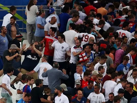 Nga chính thức nhận án phạt từ vụ bạo loạn của Hooligan