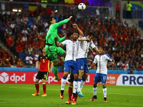 Courtois đã mất chỗ đứng tại tuyển Bỉ?