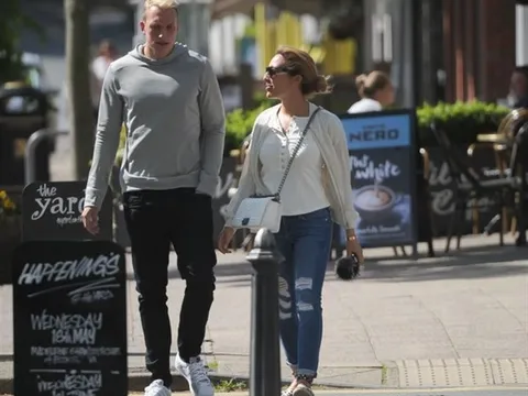 Sao Man Utd chạy theo trào lưu 'đầu trắng'