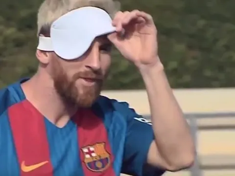 Bịt mắt, Messi vẫn khuất phục được tuyển thủ Tây Ban Nha