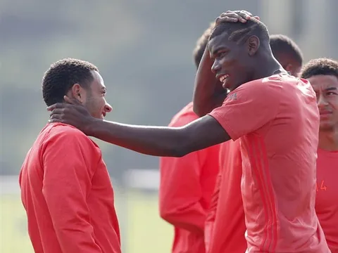 Chùm ảnh: Đã xuất hiện nụ cười trên môi các ngôi sao Man Utd
