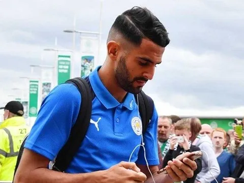Wenger đến "xem giò" Mahrez, Ranieri hậm hực