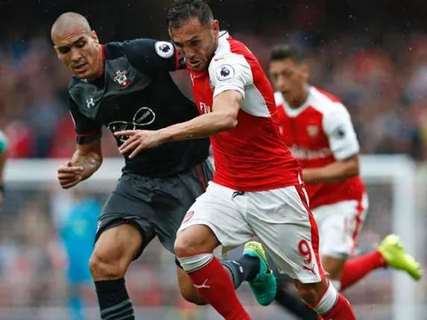 Wenger kêu gọi NHM kiên nhẫn với Lucas Perez