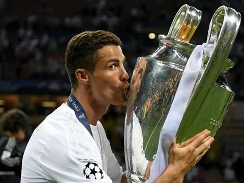 Giờ thì trao QBV cho Ronaldo được chưa?