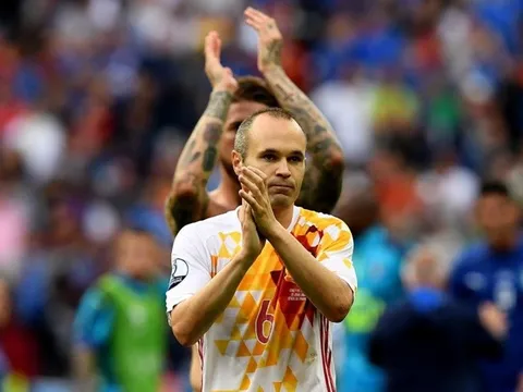 TBN bị loại, Andres Iniesta tính theo chân Messi